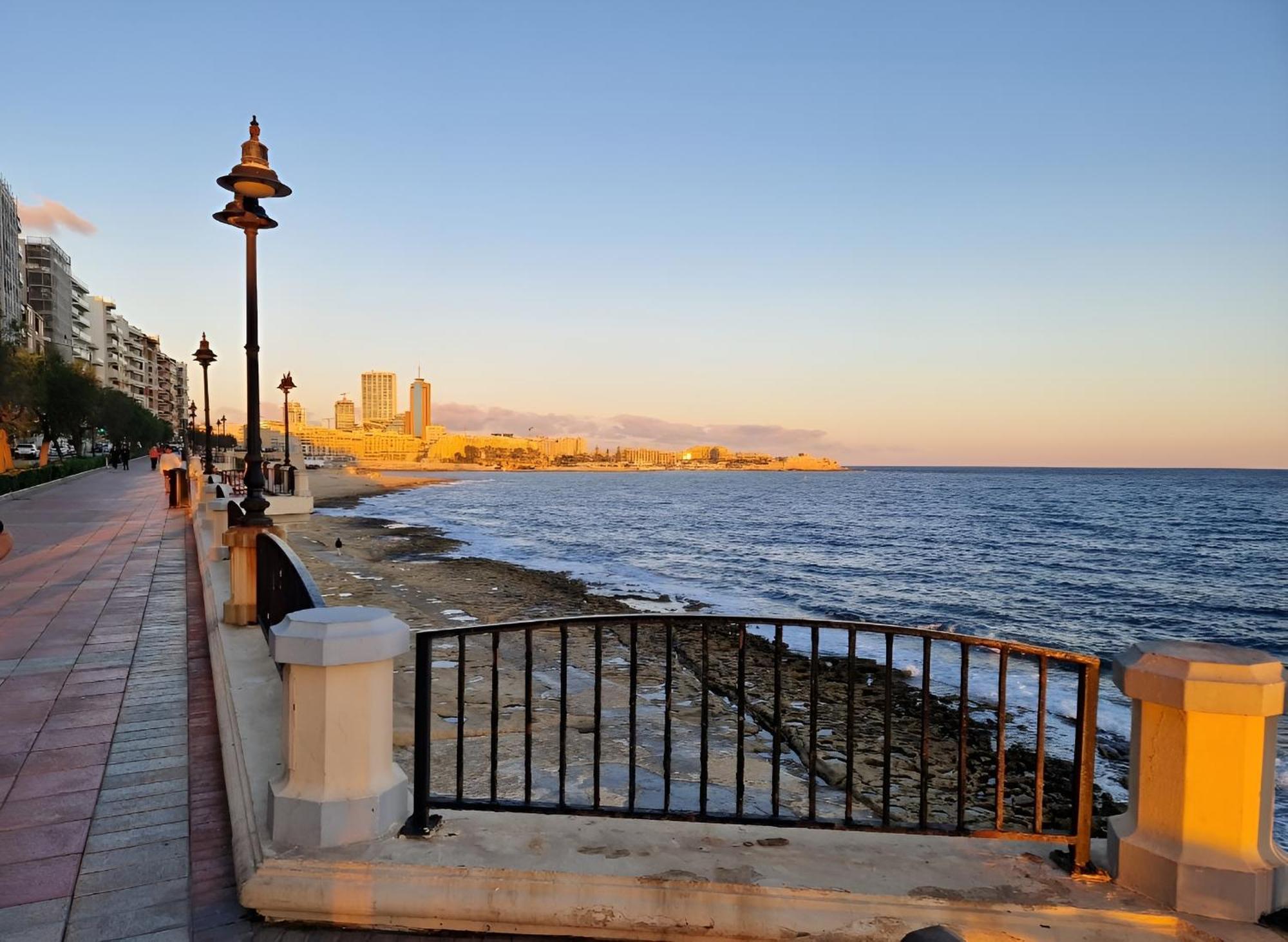 Appartement Sliema Cosy Penthouse With Bbq Extérieur photo