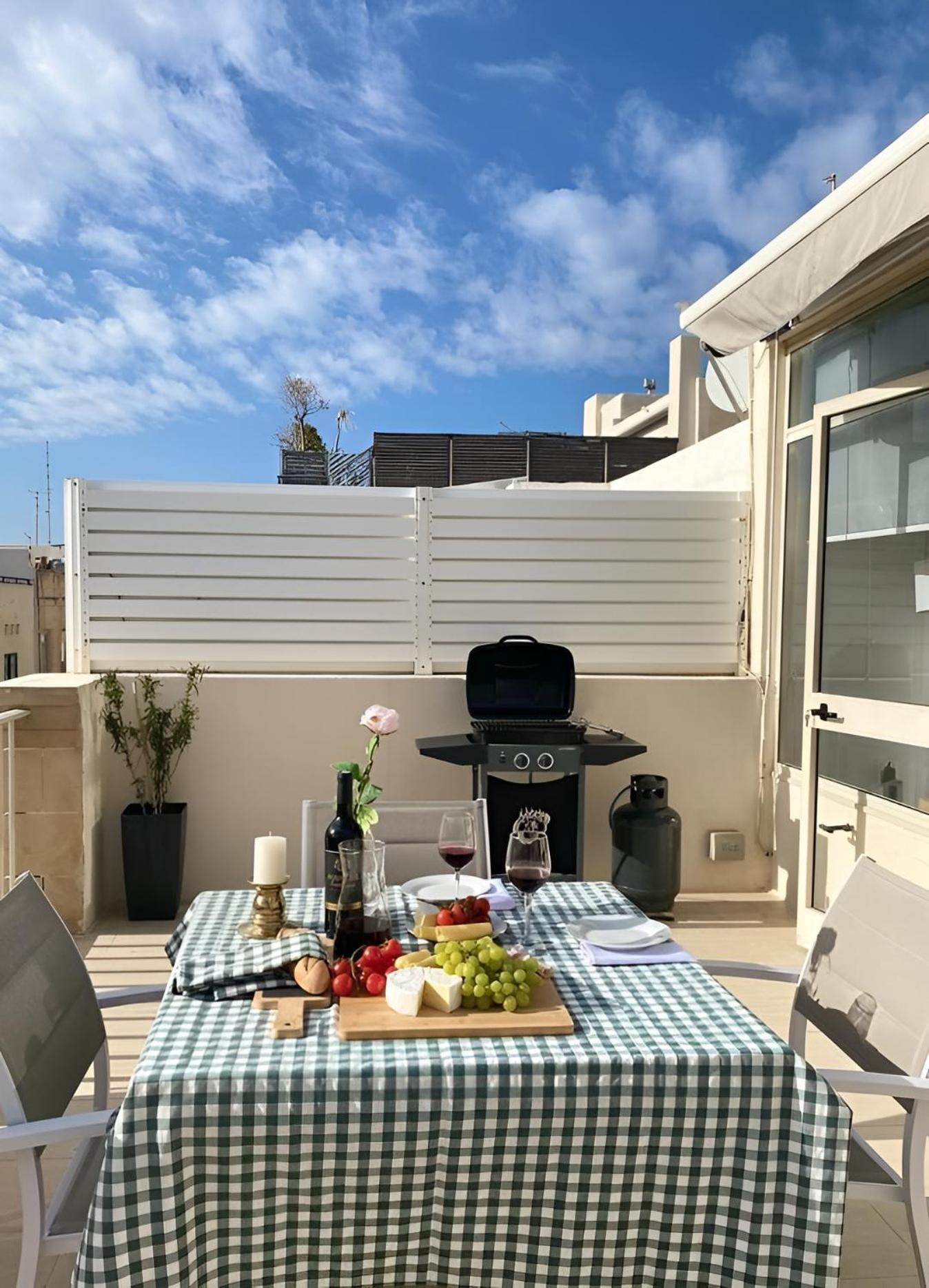 Appartement Sliema Cosy Penthouse With Bbq Extérieur photo