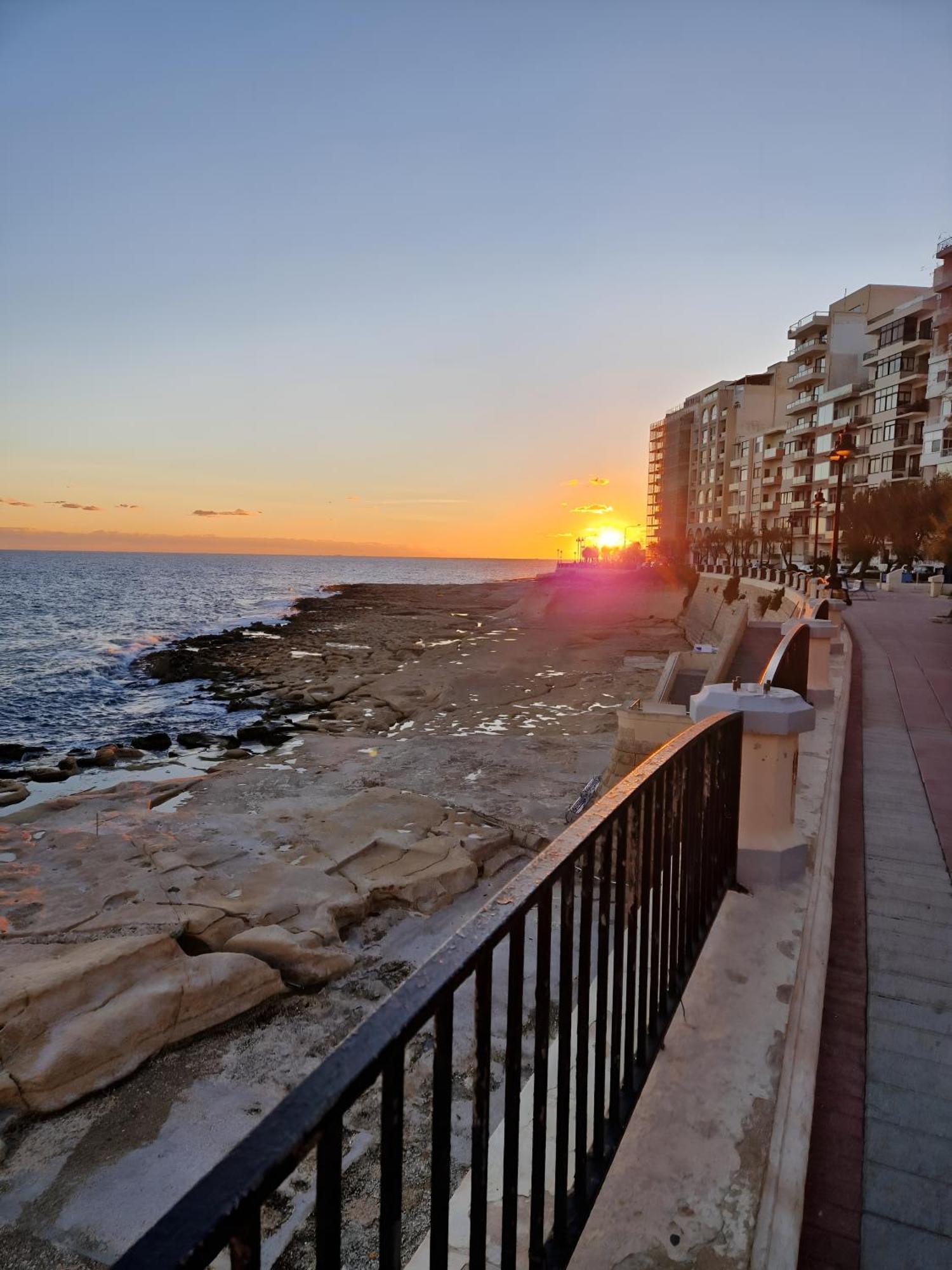 Appartement Sliema Cosy Penthouse With Bbq Extérieur photo
